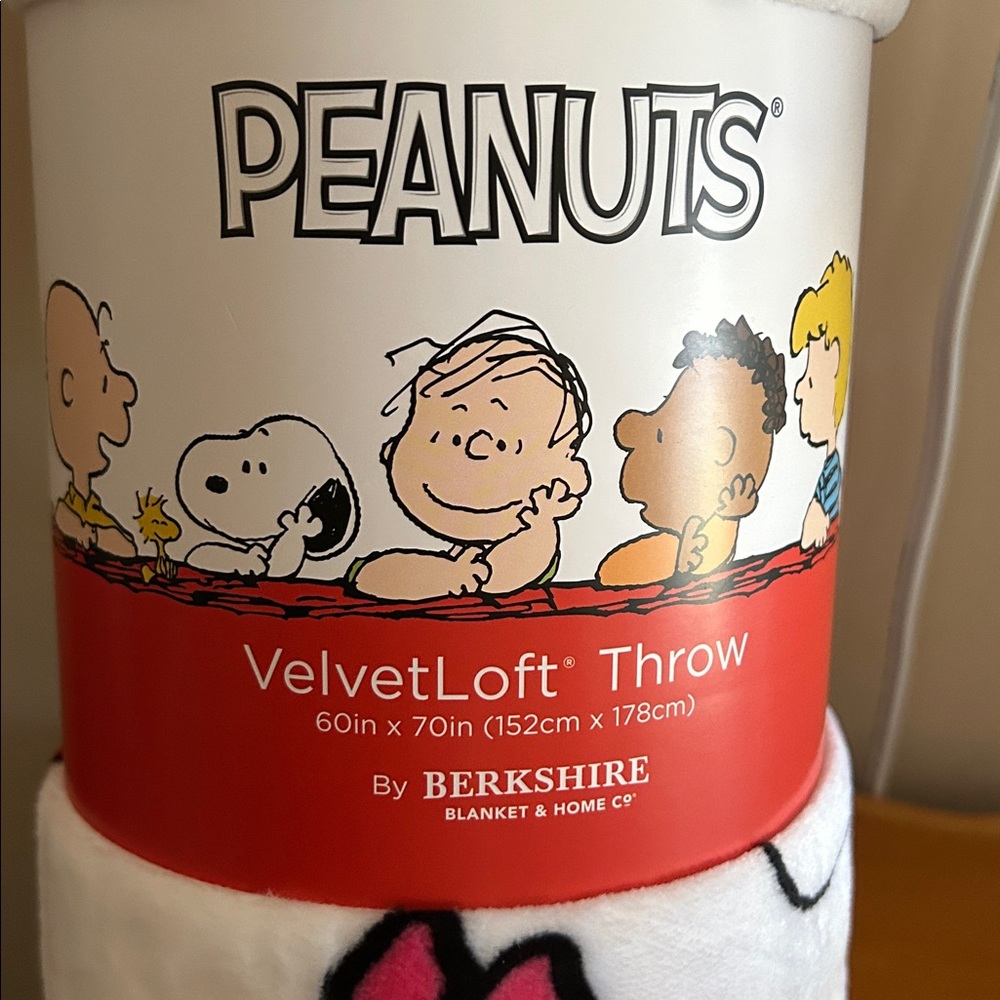 Peanuts VelvetLoft Throw Blanket - White with Pink & Black - Picture 2 of 3